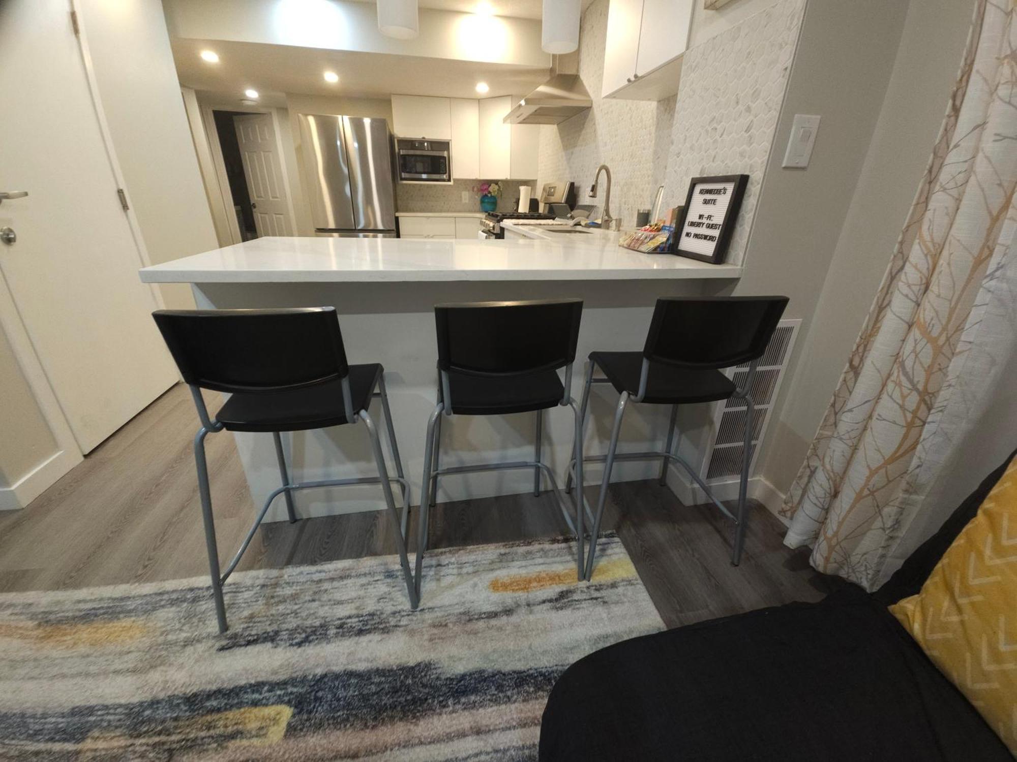 Cozy 2 Bedroom Suite, Queen Beds, Near The Airport Edmonton Dış mekan fotoğraf
